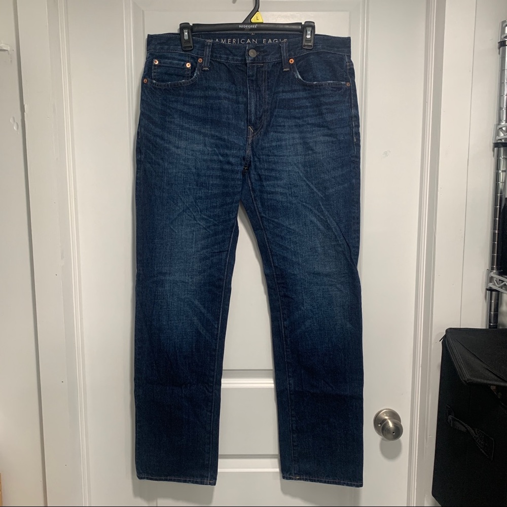 LIKE NEW! American Eagle Original Straight Blue Jeans
